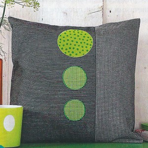 Подушка "Зеленые круги"